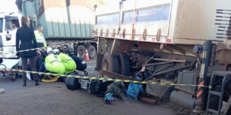 Acidente entre caminhão e moto resulta em morte na BR-277 em Matelândia